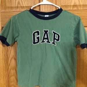 Boys Gap Green t-shirt size 5-6